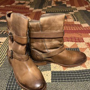 Vintage Foundary Booties Size 8